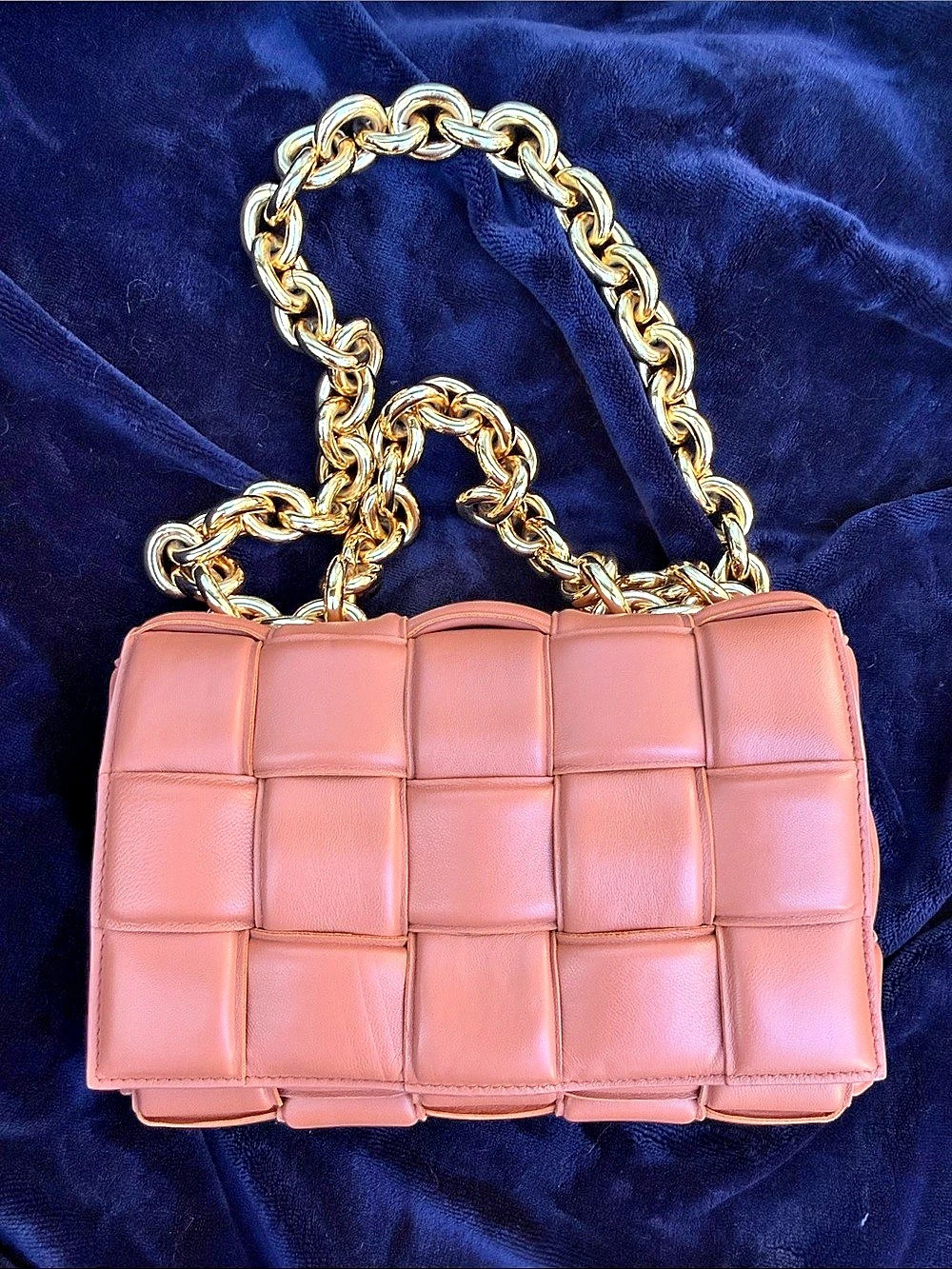 The Chain Cassette Bag Quilted Shoulder Bag caramel